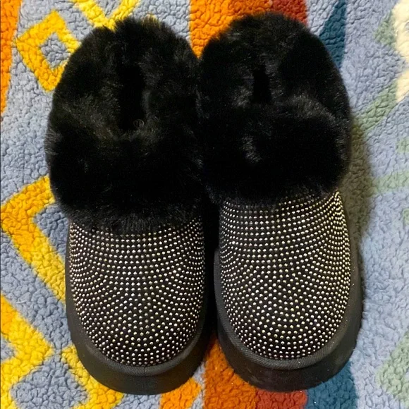 NEW ADORABLE RHINESTONES PLATFORM FAUX FUR BLACK SHOES - Picture 3 of 6